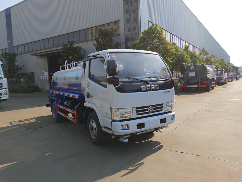 雙鴨山灑水車銷售價格報價,東風(fēng)灑水車產(chǎn)品價格 雙鴨山灑水車銷售價格報價,東風(fēng)灑水車產(chǎn)品價格