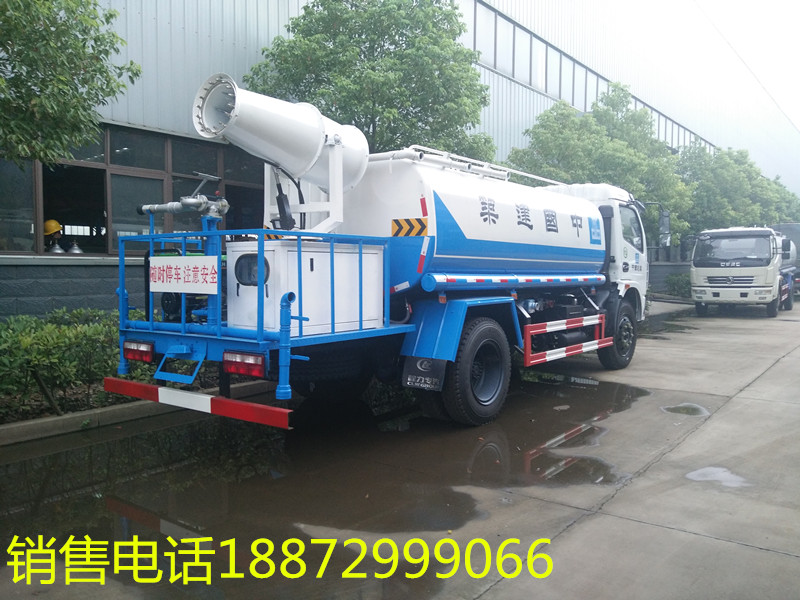 東風(fēng)灑水車廠家 東風(fēng)灑水車廠家