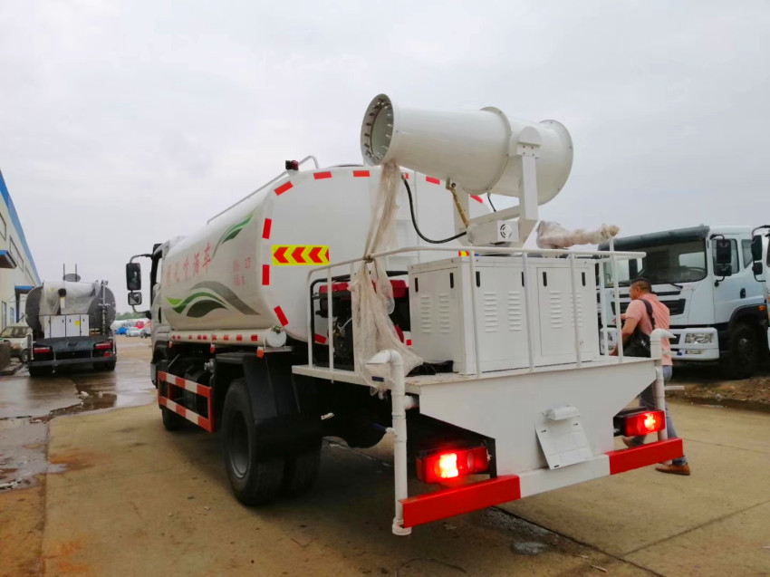 遼源市灑水車廠家直銷,遼源市灑水車價格報價,遼源市灑水車配件水泵銷售點 遼源市灑水車廠家直銷,遼源市灑水車價格報價,遼源市灑水車配件水泵銷售點