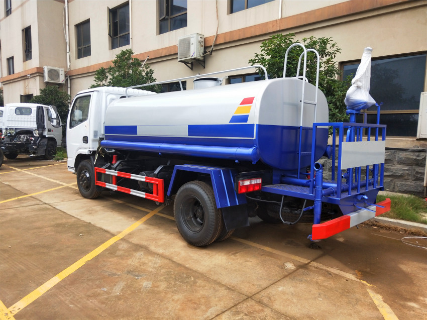 灑水車生產(chǎn)廠家 灑水車生產(chǎn)廠家