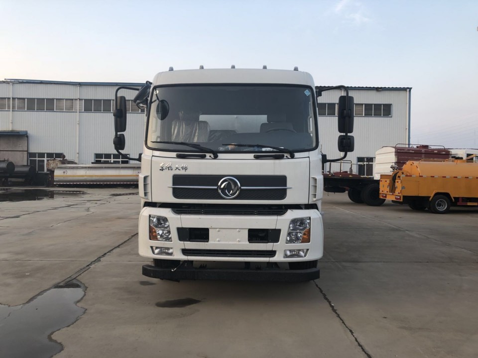 灑水車(chē)都有幾噸的,程力集團(tuán) 灑水車(chē)都有幾噸的,程力集團(tuán)