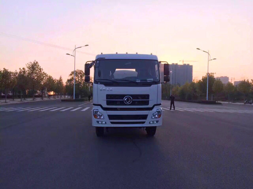 18噸東風天龍綠化灑水車價格-湖北程力 18噸東風天龍綠化灑水車價格-湖北程力