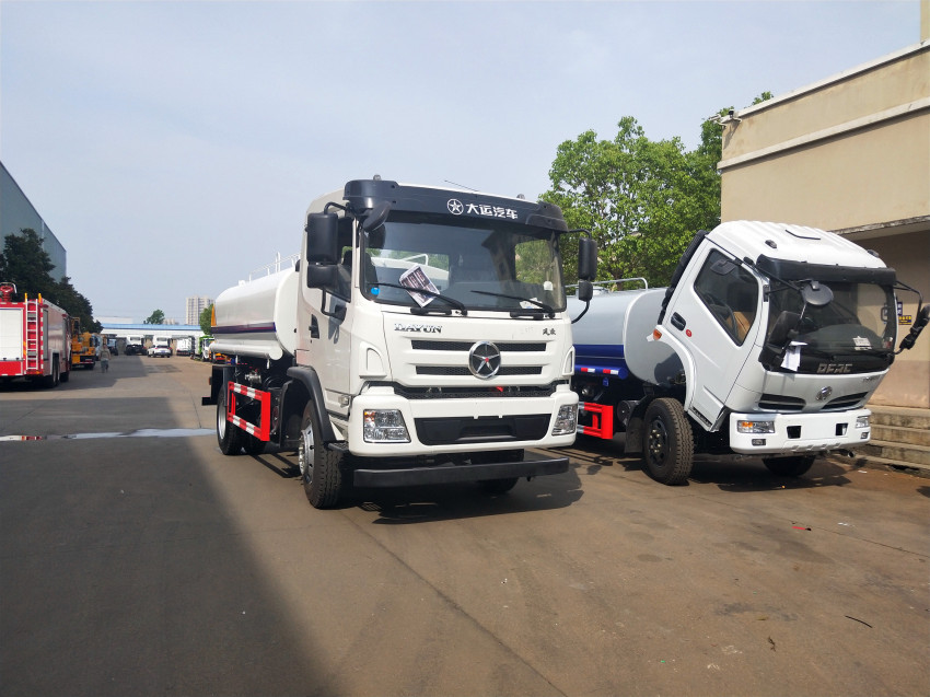 大運風(fēng)度10-12噸灑水車-湖北程力價格 大運風(fēng)度10-12噸灑水車-湖北程力價格