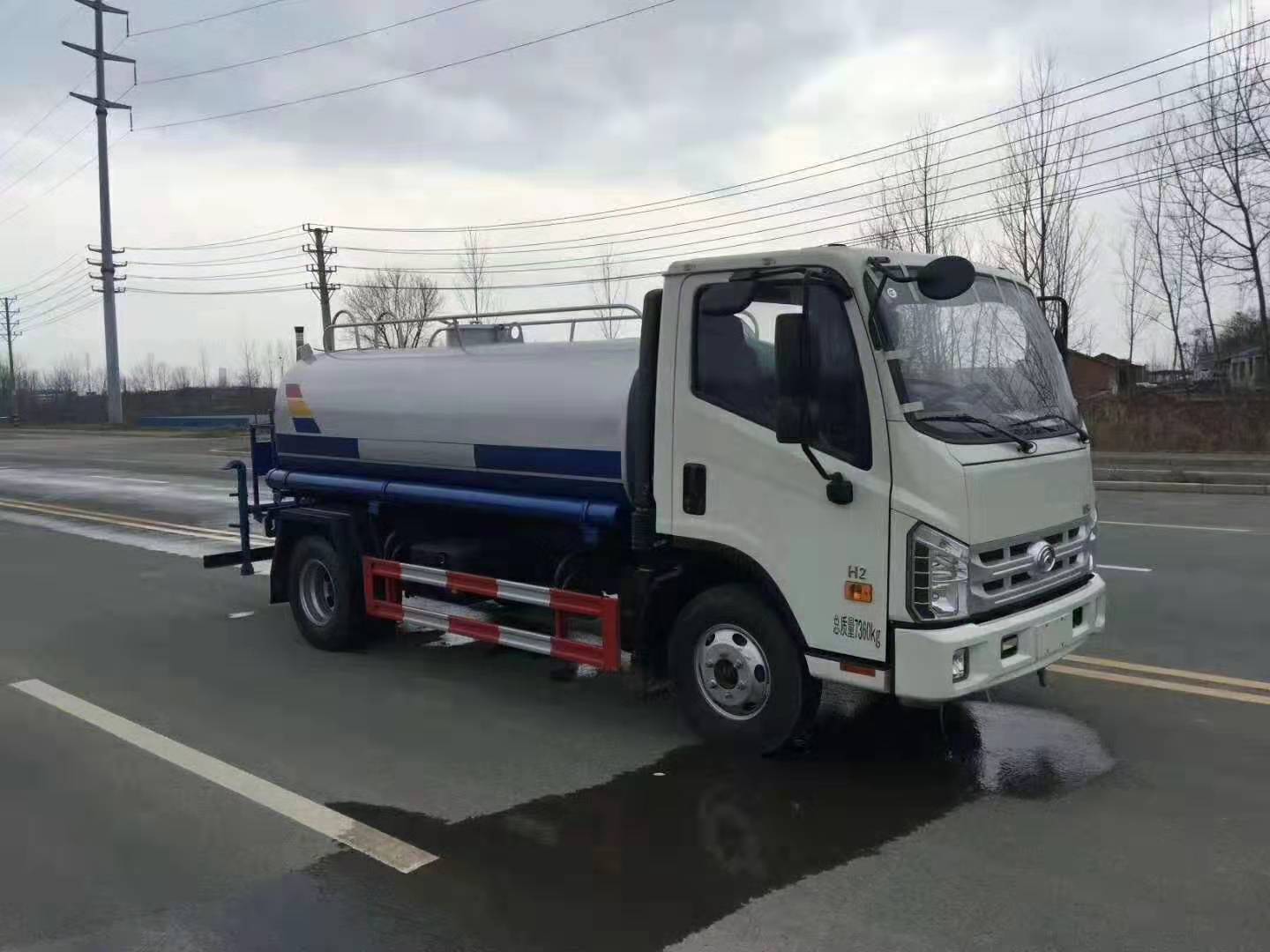 環(huán)衛(wèi)車輛福田灑水車直降3萬元-湖北程力 環(huán)衛(wèi)車輛福田灑水車直降3萬元-湖北程力