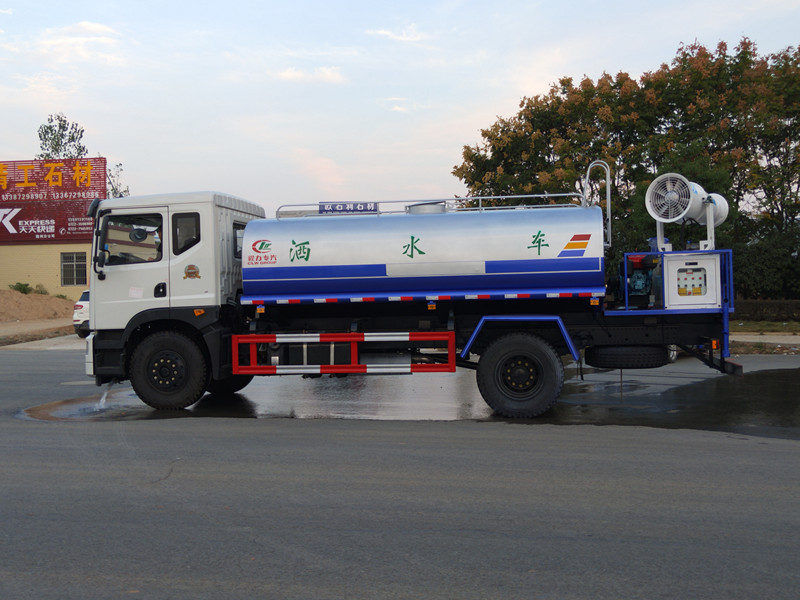 東風(fēng)145灑水車與東風(fēng)153灑水車有什么區(qū)別-湖北程力集團(tuán) 東風(fēng)145灑水車與東風(fēng)153灑水車有什么區(qū)別-湖北程力集團(tuán)