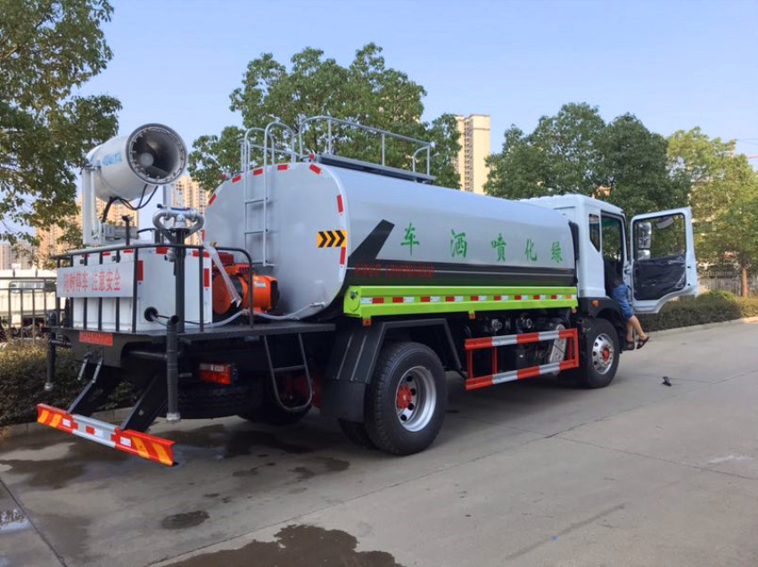 東風(fēng)12噸灑水車 東風(fēng)12噸灑水車