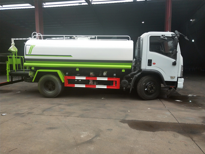 東風8噸灑水車  東風8噸灑水車