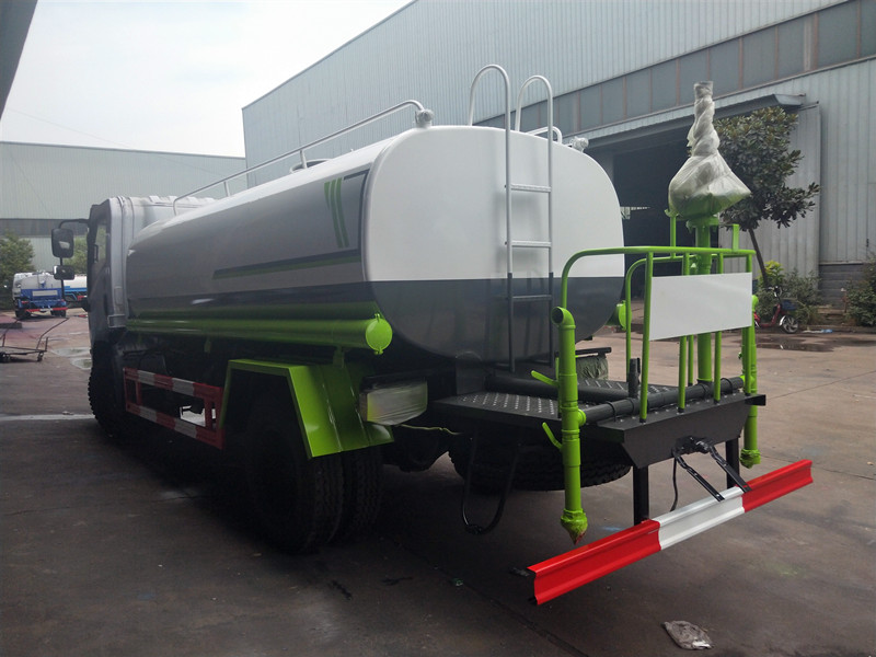 東風(fēng)綠化灑水車(chē) 消防灑水車(chē) 降塵噴霧灑水車(chē) 東風(fēng)綠化灑水車(chē) 消防灑水車(chē) 降塵噴霧灑水車(chē)