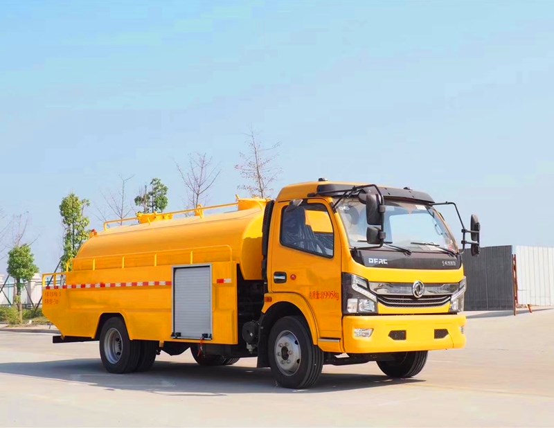 8方東風(fēng)多利卡高壓清洗吸污車(chē) 8方東風(fēng)多利卡高壓清洗吸污車(chē)