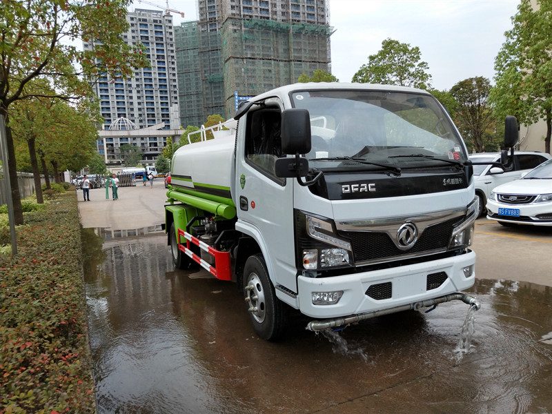 國(guó)六5噸灑水車(chē)價(jià)格 國(guó)六5噸灑水車(chē)價(jià)格