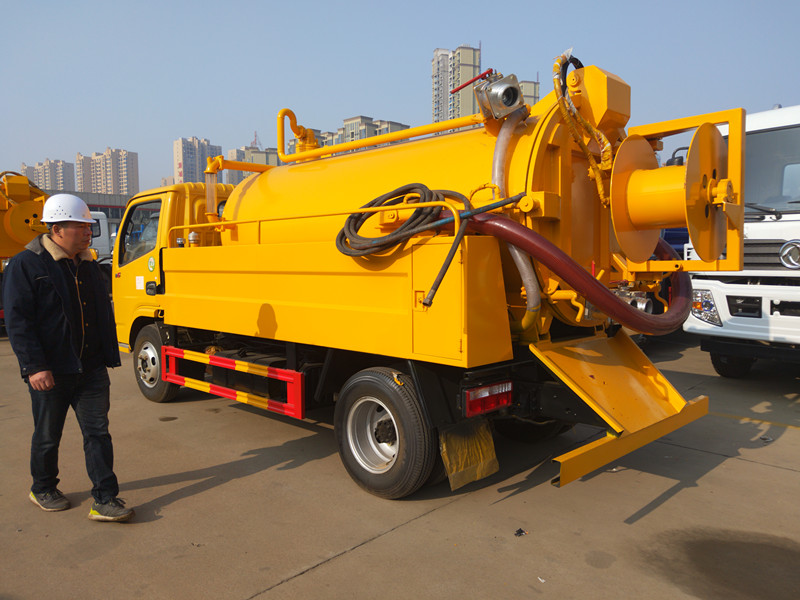 國(guó)五5方吸污車(chē)價(jià)格多少錢(qián)-吸污車(chē)價(jià)格報(bào)價(jià)-程力集團(tuán) 國(guó)五5方吸污車(chē)價(jià)格多少錢(qián)-吸污車(chē)價(jià)格報(bào)價(jià)-程力集團(tuán)