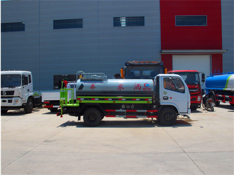 湖北程力灑水車廠家直銷 東風5噸福瑞卡灑水車價格優惠 湖北程力灑水車廠家直銷 東風5噸福瑞卡灑水車價格優惠