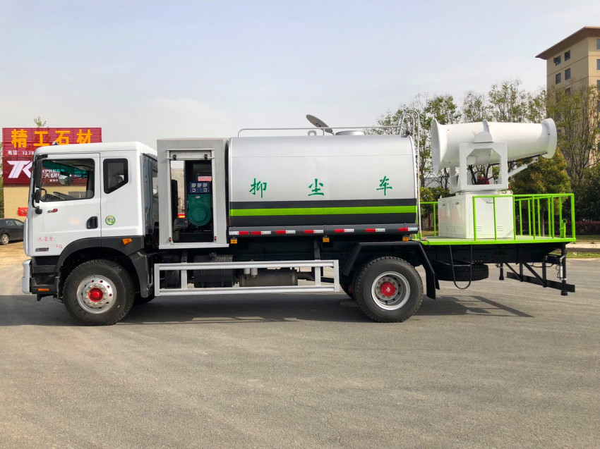 可上牌80米的霧炮灑水車多少錢?抑塵灑水車價格-程力灑水車價格 可上牌80米的霧炮灑水車多少錢?抑塵灑水車價格-程力灑水車價格