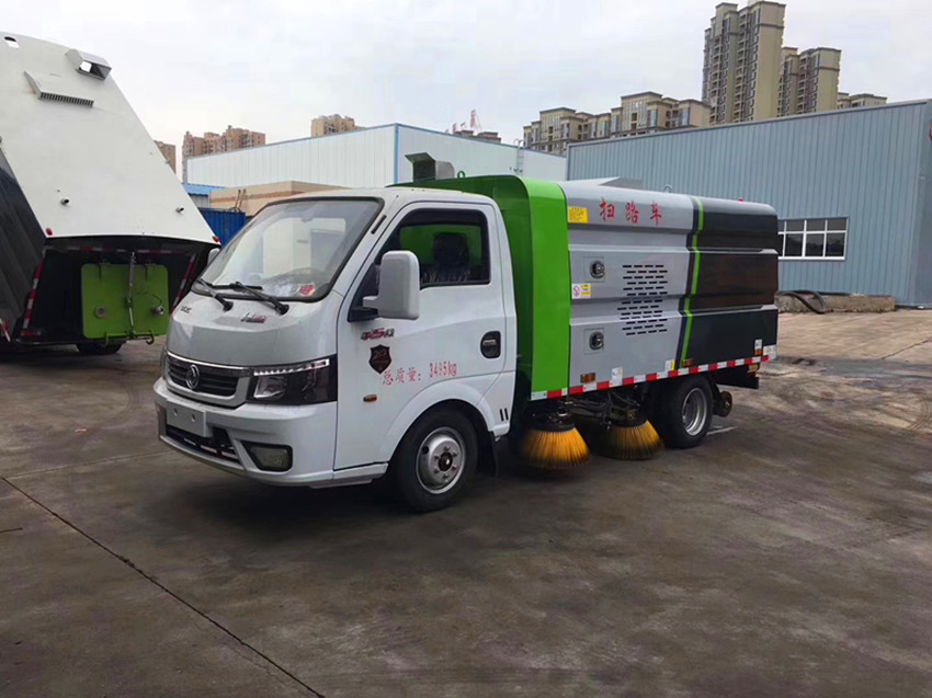 地下停車廠的藍牌小型掃路車的價格是多少錢-小型掃路車生產廠家 地下停車廠的藍牌小型掃路車的價格是多少錢-小型掃路車生產廠家