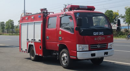 東風(fēng)雙排1噸水罐消防車-3噸水罐消防車 東風(fēng)雙排1噸水罐消防車-3噸水罐消防車