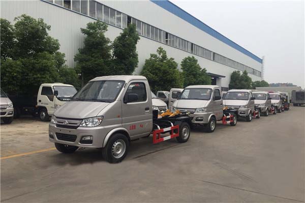 長(zhǎng)安3方勾臂式垃圾車-2-3方勾臂式垃圾車 長(zhǎng)安3方勾臂式垃圾車-2-3方勾臂式垃圾車