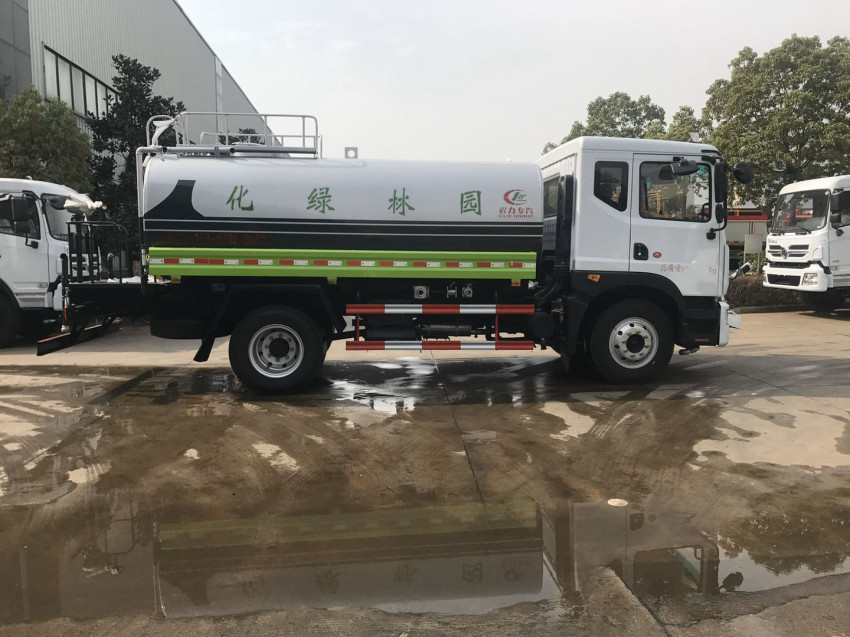 12噸灑水車 12噸灑水車