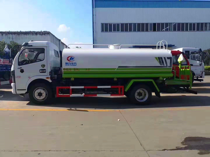 8噸灑水車 8噸灑水車