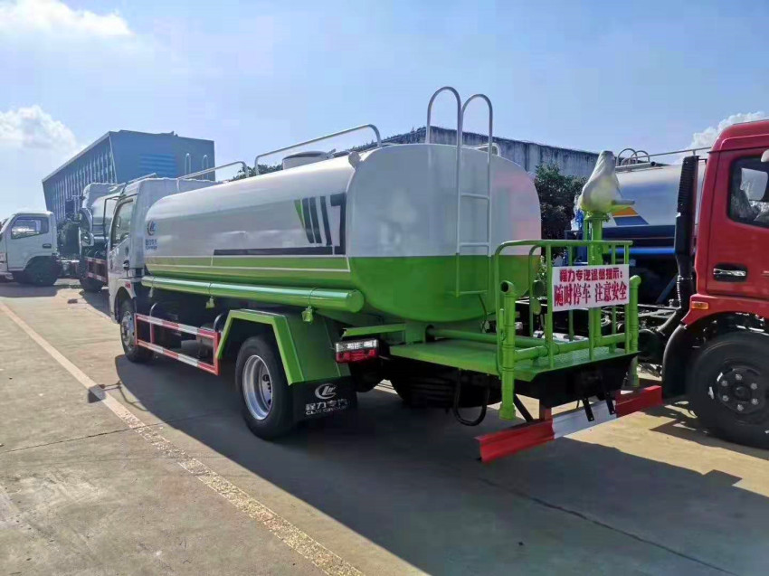 8噸灑水車多少錢 8噸灑水車多少錢
