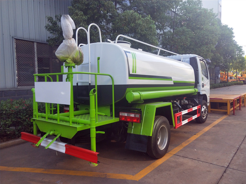 東風5噸灑水車 東風5噸灑水車