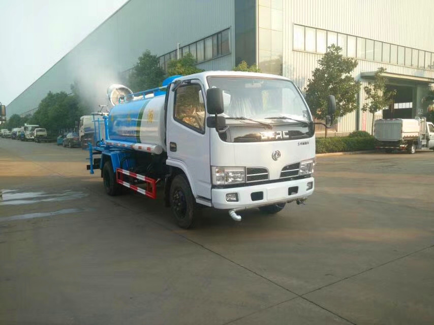 程力灑水車(chē)廠家告訴您新綠化灑水車(chē)在行駛中要注意事項(xiàng) 程力灑水車(chē)廠家告訴您新綠化灑水車(chē)在行駛中要注意事項(xiàng)