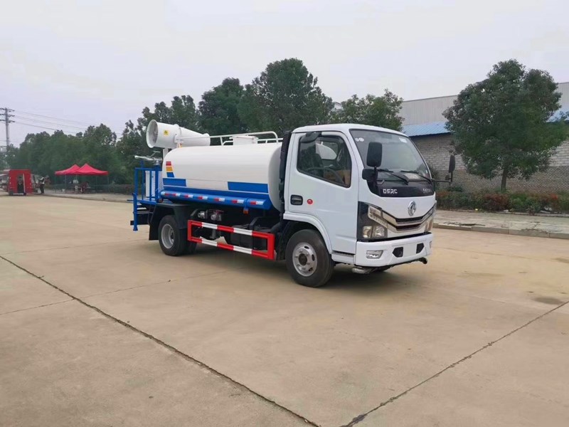 程力灑水車廠家選購一款好的環(huán)衛(wèi)灑水車除了關注灑水車價格外 還需要注意哪些事項 程力灑水車廠家選購一款好的環(huán)衛(wèi)灑水車除了關注灑水車價格外 還需要注意哪些事項