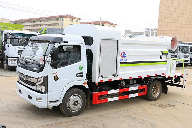 東風(fēng)大多利卡8噸抑塵車(chē) 東風(fēng)大多利卡8噸抑塵車(chē)