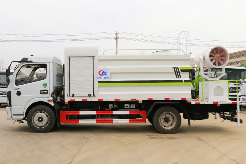 東風(fēng)大多利卡8噸抑塵車(chē) 東風(fēng)大多利卡8噸抑塵車(chē)