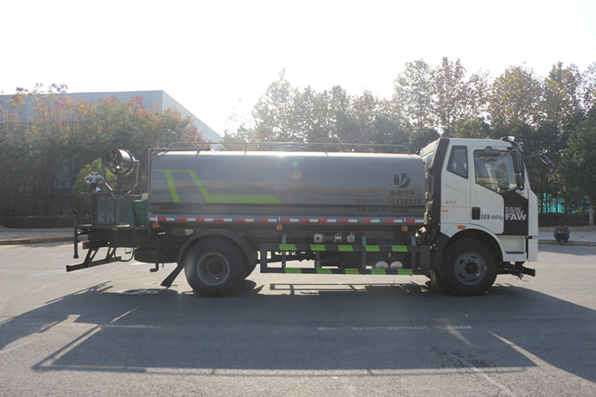 解放霧炮車 解放霧炮車