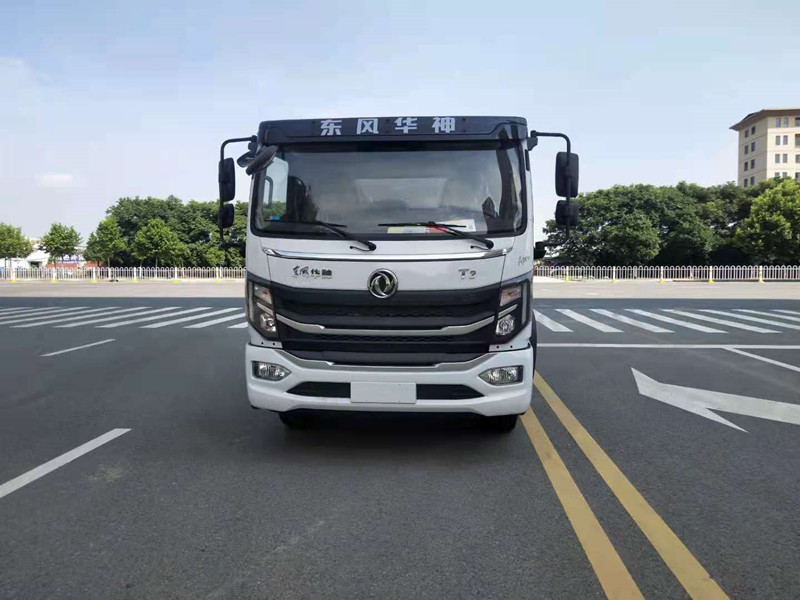 東風(fēng)華神8噸灑水車 東風(fēng)華神8噸灑水車