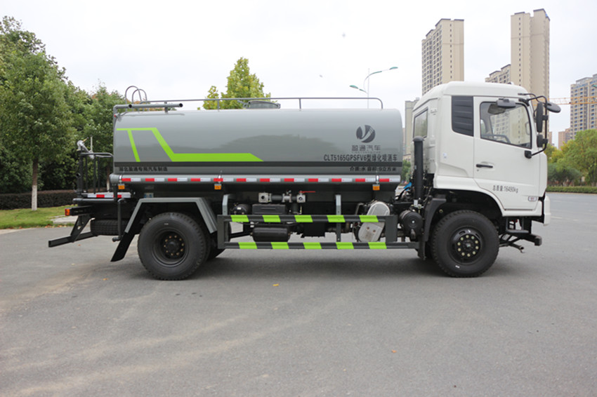 十二方的灑水車 十二方的灑水車