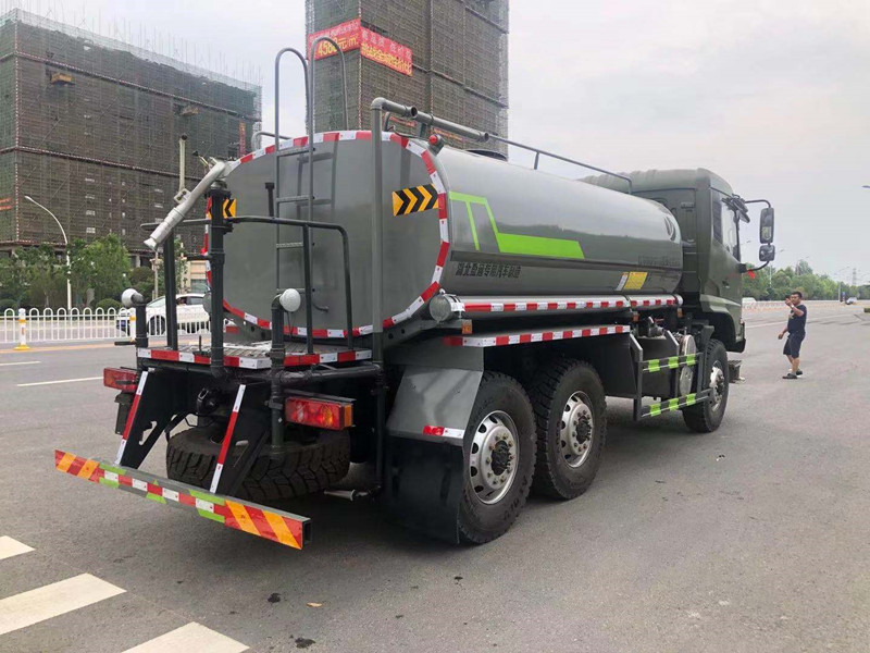 道路灑水車(chē) 道路灑水車(chē)