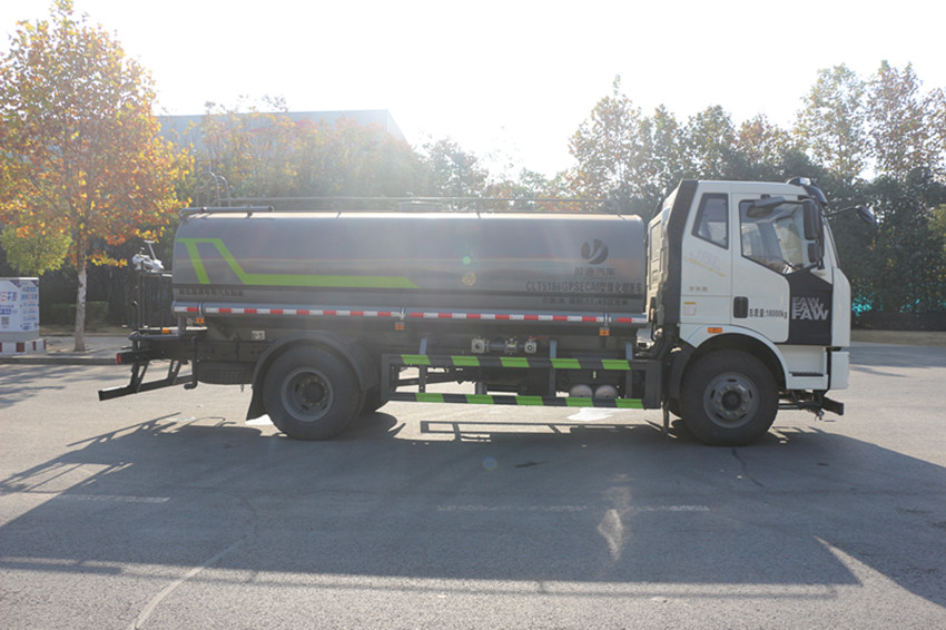 10噸灑水車(chē) 10噸灑水車(chē)