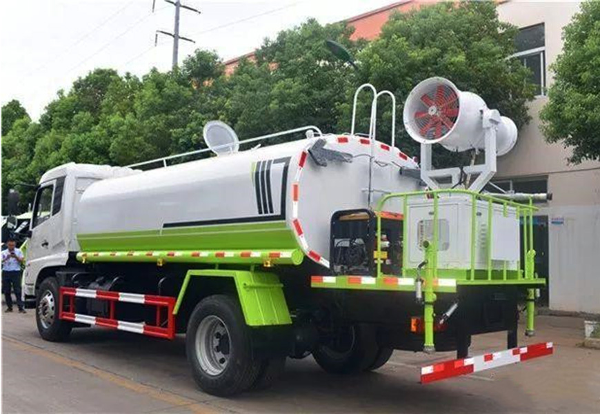 多功能灑水車 多功能灑水車
