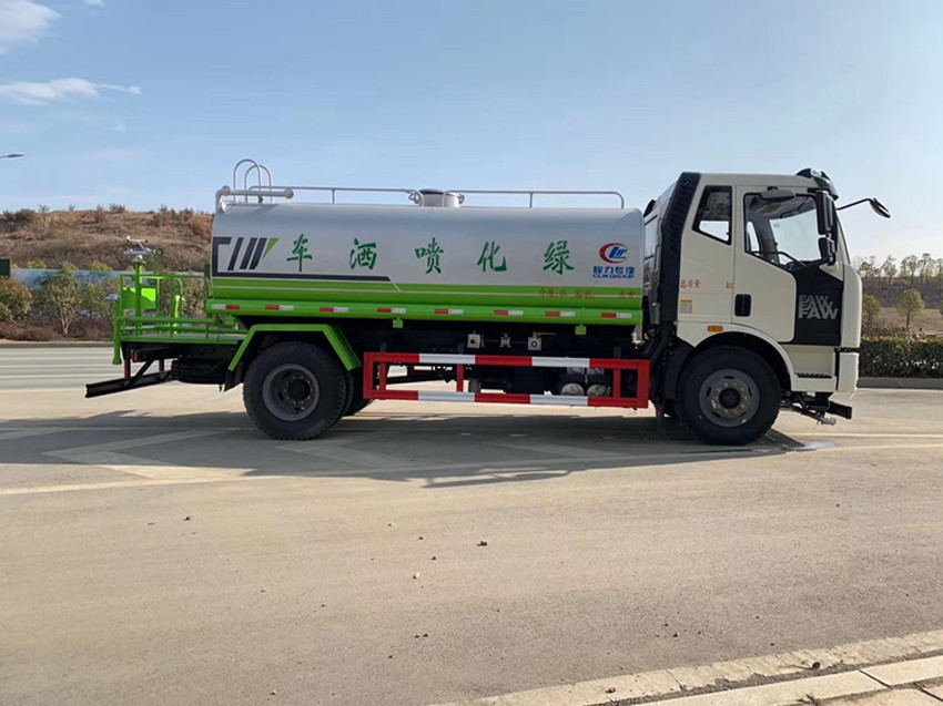 工地用的灑水車 工地用的灑水車