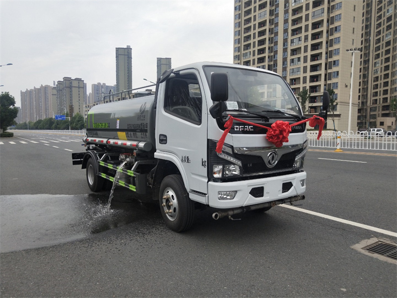東風(fēng)福瑞卡5噸灑水車,5立方灑水車 東風(fēng)福瑞卡5噸灑水車,5立方灑水車