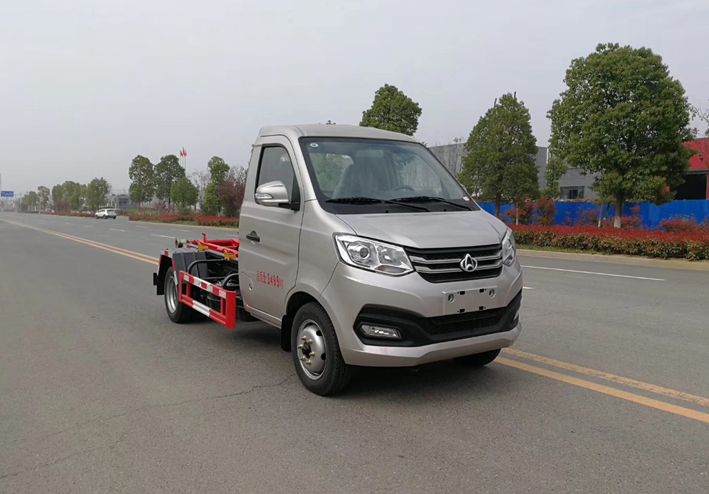 長(zhǎng)安藍(lán)牌鉤臂式垃圾車-藍(lán)牌垃圾車廠家銷售-湖北盈通垃圾車生產(chǎn)廠家 長(zhǎng)安藍(lán)牌鉤臂式垃圾車-藍(lán)牌垃圾車廠家銷售-湖北盈通垃圾車生產(chǎn)廠家