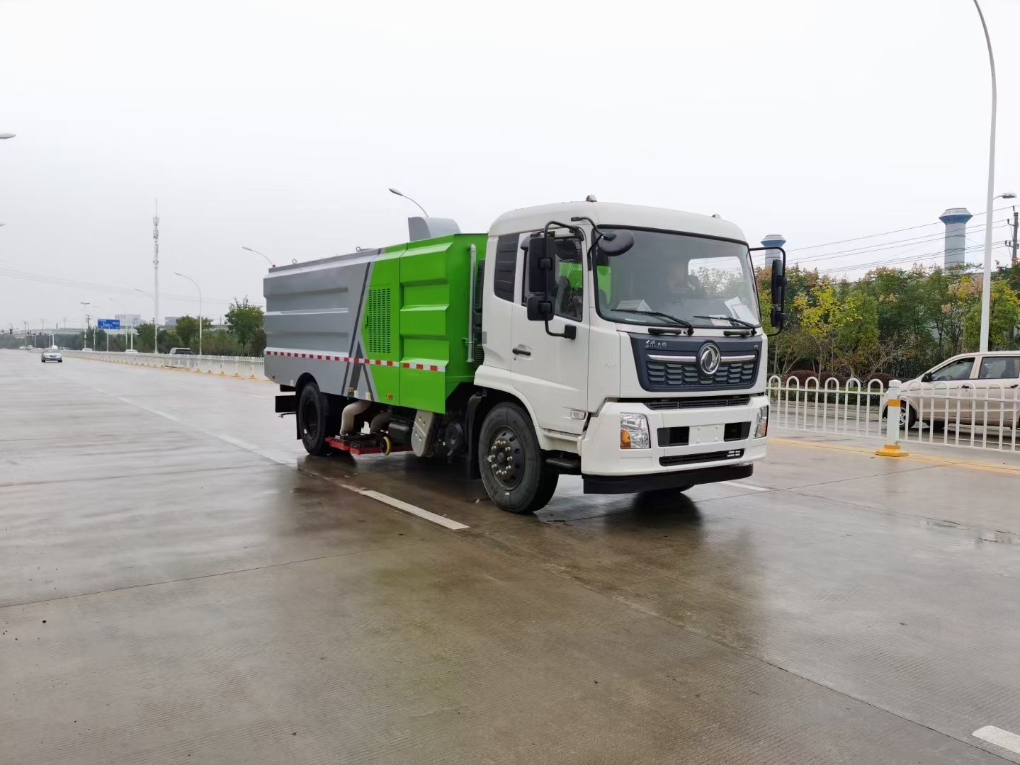 東風(fēng)天錦18噸吸塵車-東風(fēng)12方吸塵車 東風(fēng)天錦18噸吸塵車-東風(fēng)12方吸塵車