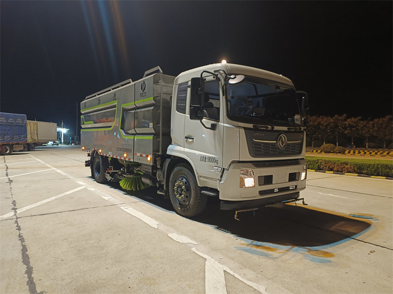 東風(fēng)18噸清掃車-18噸洗掃車 東風(fēng)18噸清掃車-18噸洗掃車