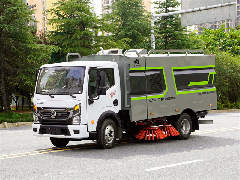 東風(fēng)多利卡掃路車-東風(fēng)6方掃路車 東風(fēng)多利卡掃路車-東風(fēng)6方掃路車