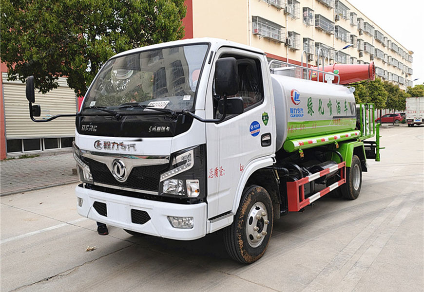 東風(fēng)福瑞卡5方灑水車(chē)側(cè)方展示圖