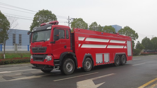 重汽24噸水罐消防車